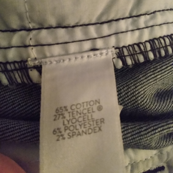 J.Jill  Denim PIXIE Slim Leg Crops jeans size 4 - Picture 3 of 7